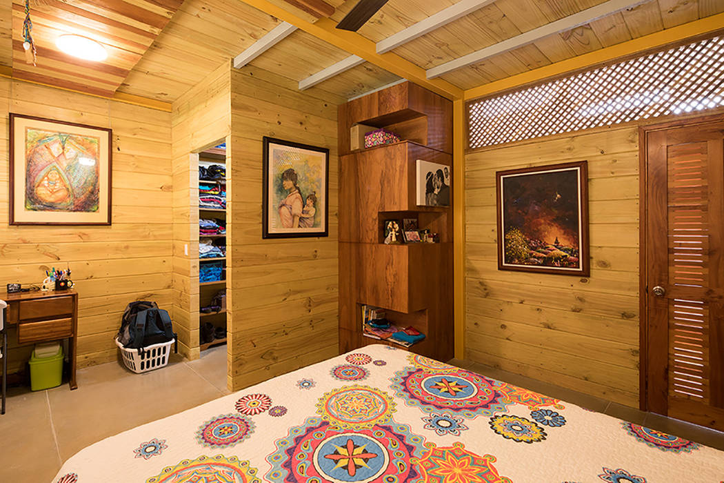CASA ESPARZA - HABITACION YUSO Dormitorios pequeños Madera Acabado en madera