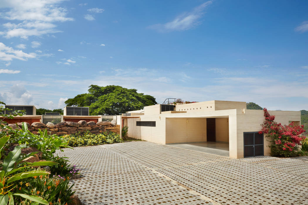 Casa Los Samanes, Carlos Campuzano y Asociados Arquitectos Carlos Campuzano y Asociados Arquitectos Modern home