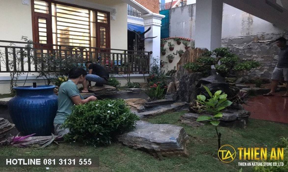 Hồ cá koi ngoài trời Ninh Bình, CÔNG TY TNHH ĐÁ TƯ NHIÊN THIÊN AN CÔNG TY TNHH ĐÁ TƯ NHIÊN THIÊN AN Piscinas de jardim Pedra