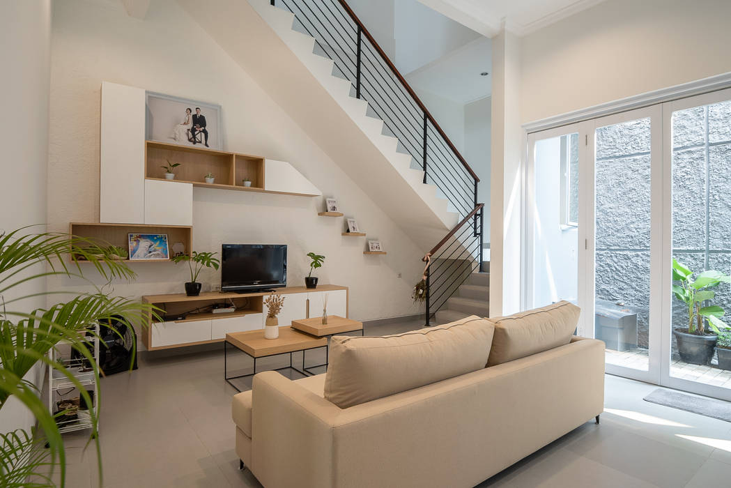 Interior Rumah Tomang PT Membangun Harapan Sukses Ruang Keluarga Modern Kayu Lapis