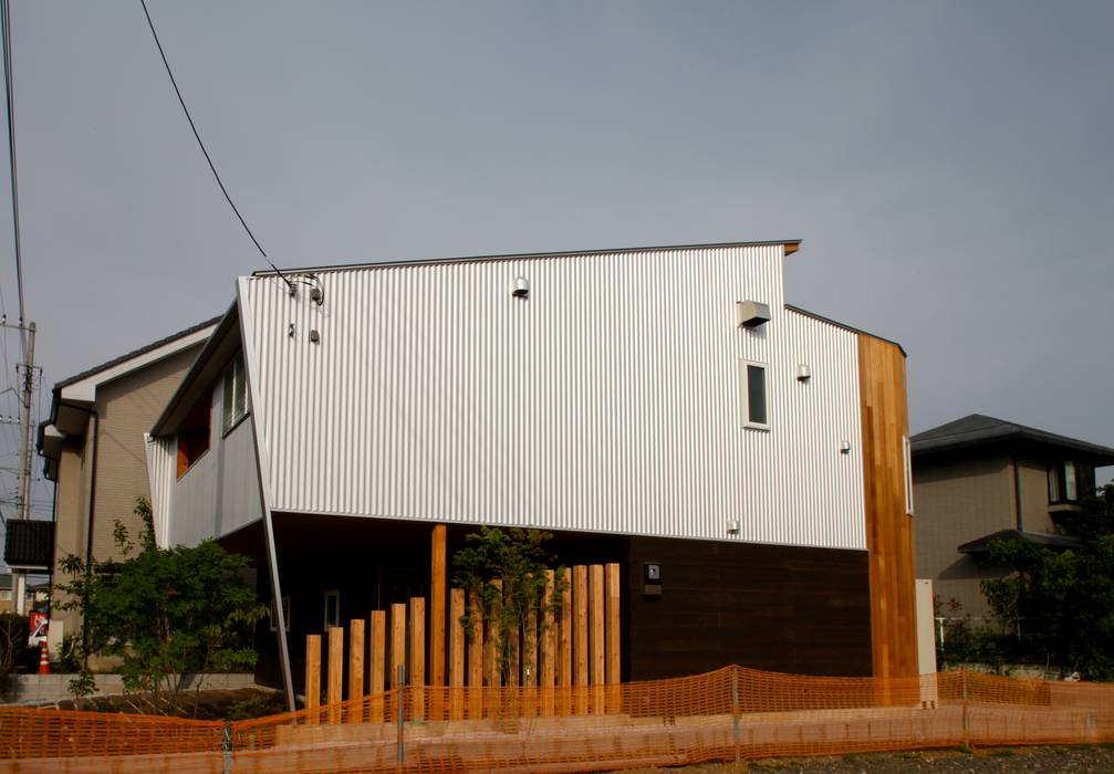 オーバーハングの家, 株式会社高野設計工房 株式会社高野設計工房 Wooden houses