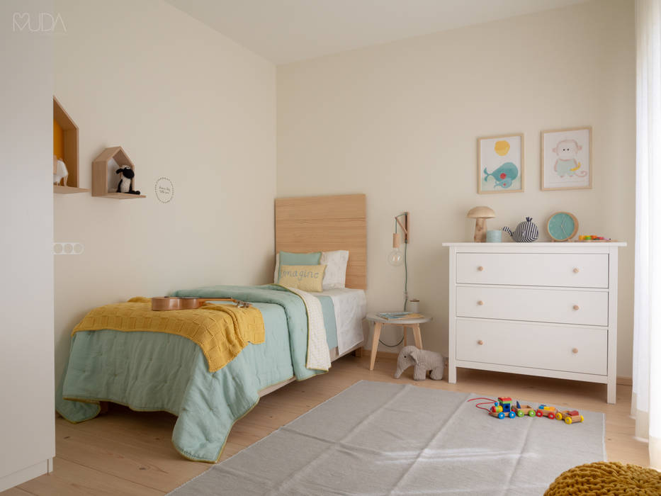 C+N House - Odeceixe, MUDA Home Design MUDA Home Design Nursery/kid’s room