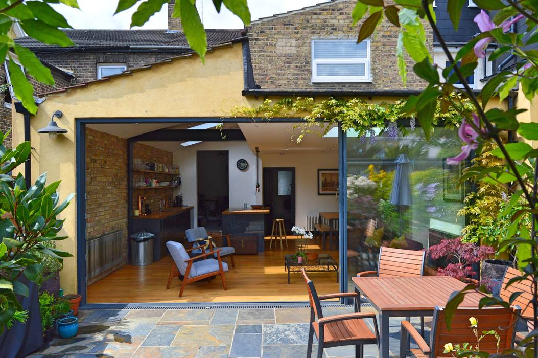 Architect designed house extension Maryland Newham E15 - Rear extension GOAStudio London residential architecture limited Modern balcony, veranda & terrace