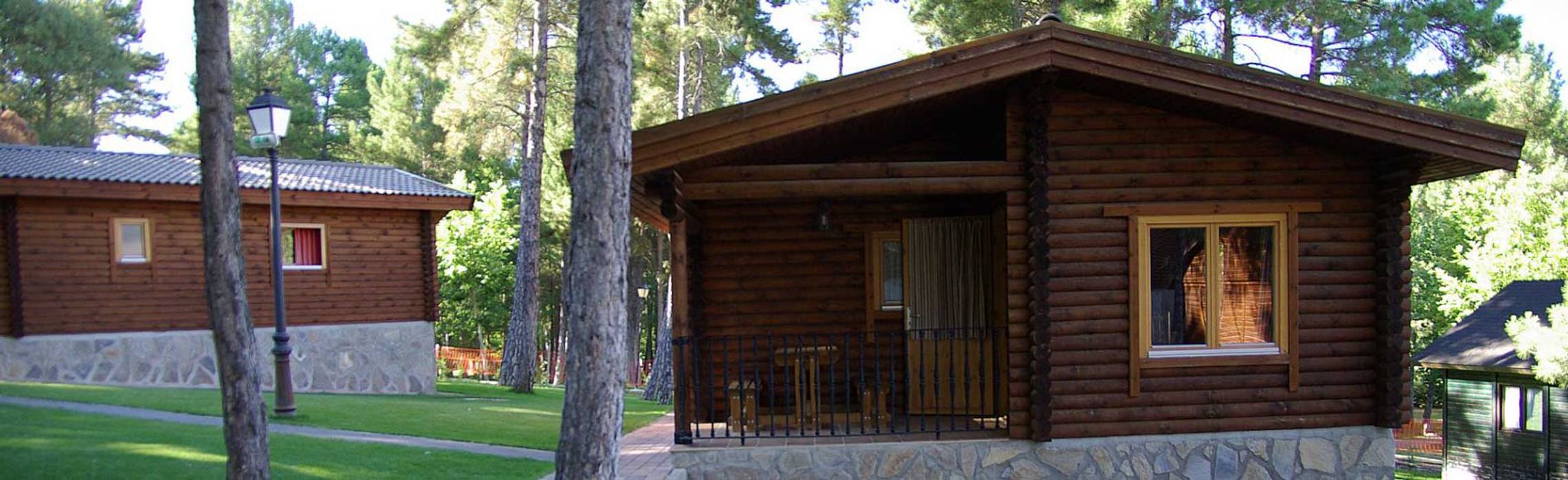 Cabañas - Bungalow para camping en Cuenca, Alfaro Arquitecto 3A3 Alfaro Arquitecto 3A3 Bungalows