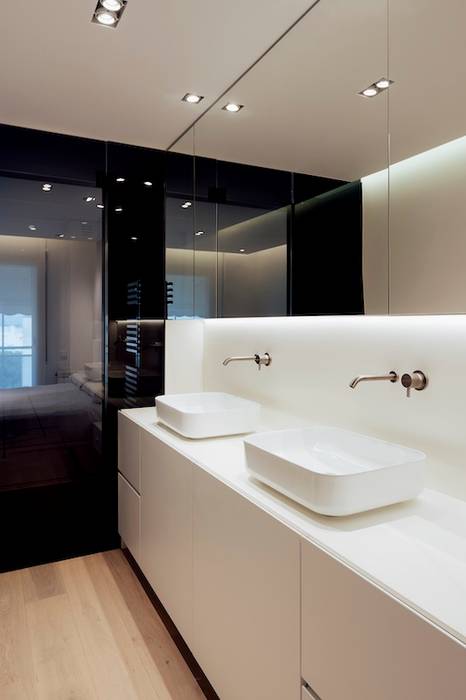 Baño con armarios a medida studioapart interior & product design