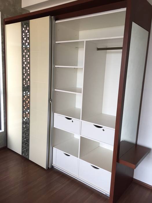 Sliding Wardrobes in Chennai by Hoop Pine Hoop Pine Interior Concepts Modern style bedroom Plywood sliding wardrobe,sliding wardrobes,Wardrobes & closets