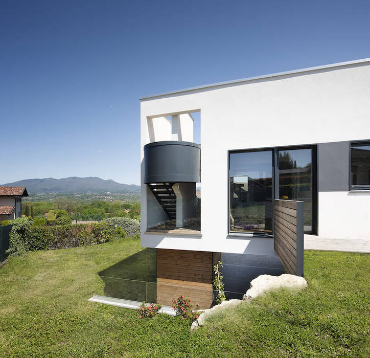 Villa in legno moderna a Varese, Novello Case in Legno Novello Case in Legno Rumah Modern Kayu Wood effect