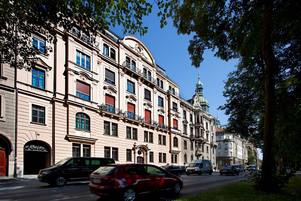 Denkmalgeschütztes Wohn- und Geschäftshaus originalgetreu saniert, Kneer GmbH, Fenster und Türen Kneer GmbH, Fenster und Türen Wooden windows