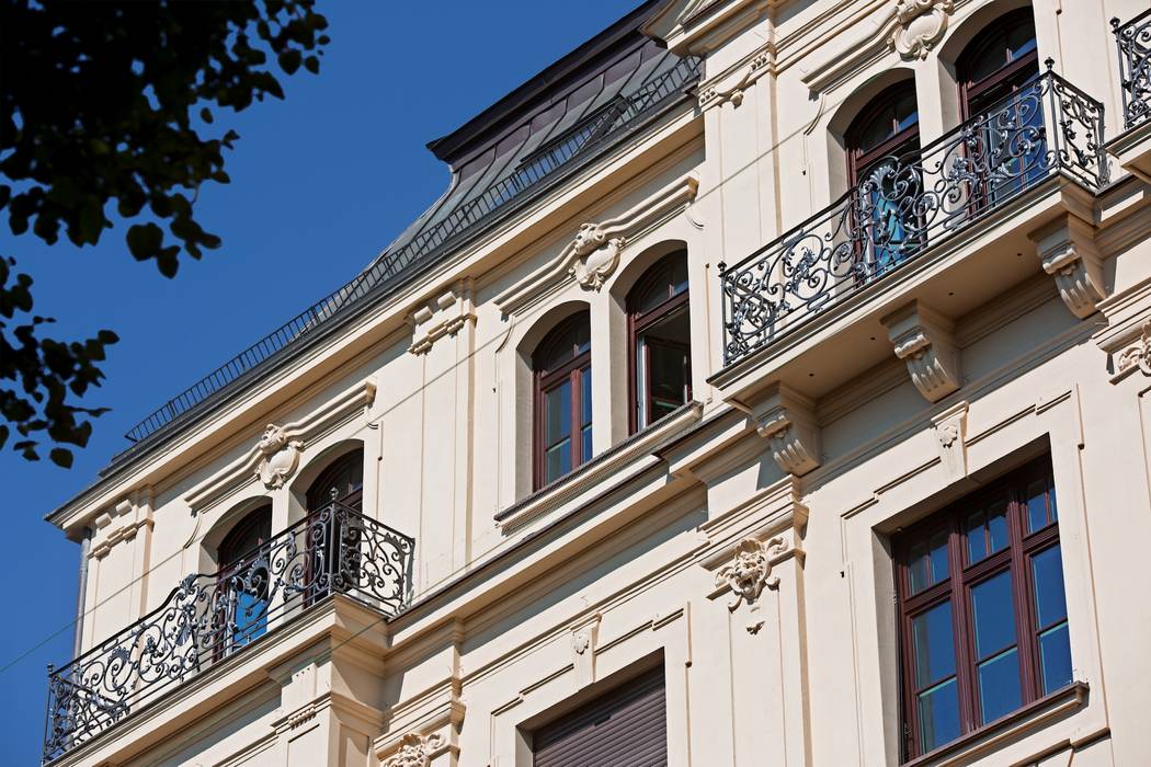 Denkmalgeschütztes Wohn- und Geschäftshaus originalgetreu saniert, Kneer GmbH, Fenster und Türen Kneer GmbH, Fenster und Türen Ventanas de madera