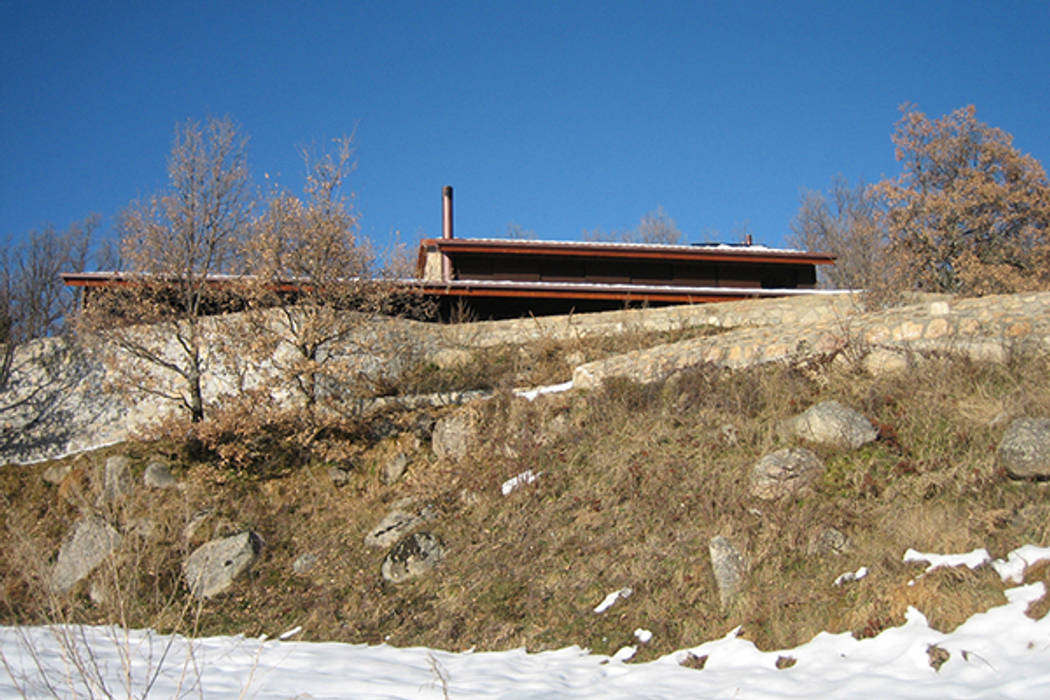 Diseño y construcción vivienda en la Cerdanya, SANTI VIVES ARQUITECTURA EN BARCELONA SANTI VIVES ARQUITECTURA EN BARCELONA Wooden houses