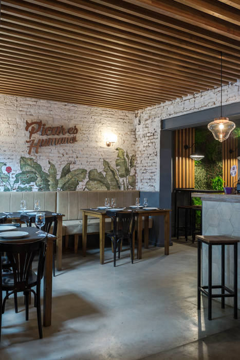 Obra Restaurante Picar es Humano, Bhavana Bhavana Spazi commerciali Ferro / Acciaio Bar & Club