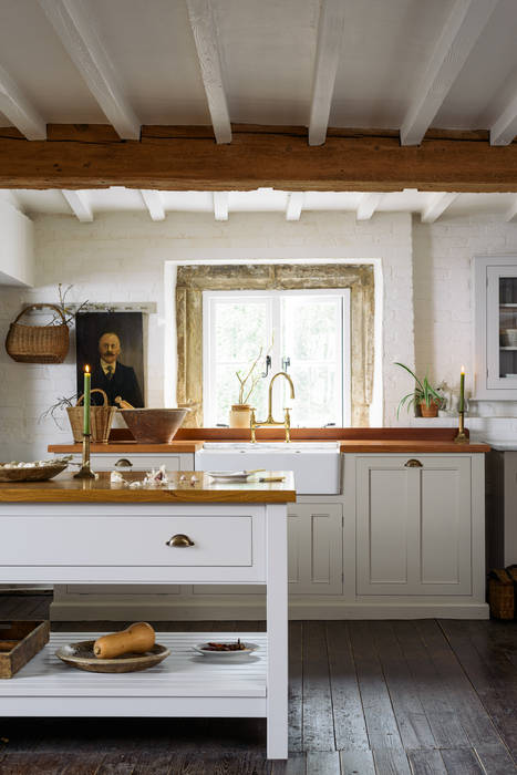 The Cotes Mill Classic Showroom by deVOL deVOL Kitchens Classic style kitchen farmhouse kitchen,country kitchen,cottage kitchen,sink run,prep table,kitchen island,wooden floors,exposed beams,devol,devol kitchens,pale kitchen,pale interiors