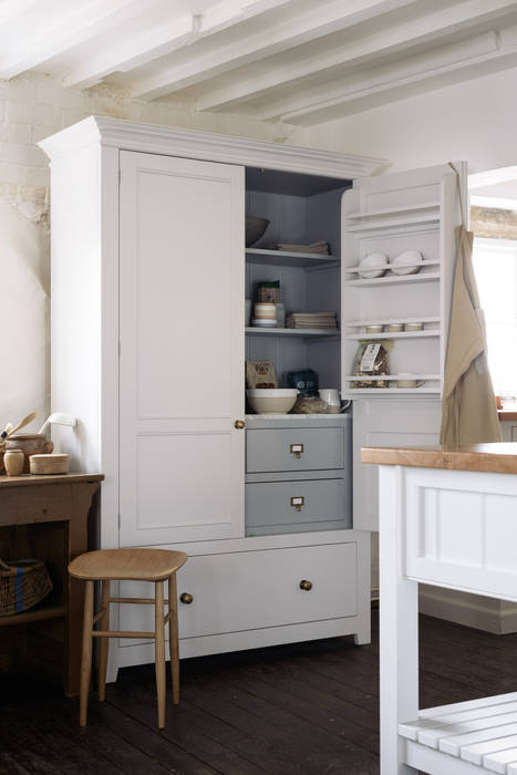 The Cotes Mill Classic Showroom by deVOL deVOL Kitchens Classic style kitchen pantry storage,pantry organisation,freestanding pantry,bespoke furniture,bespoke kitchen,devol,devol kitchens,handmade kitchen,handmade furniture