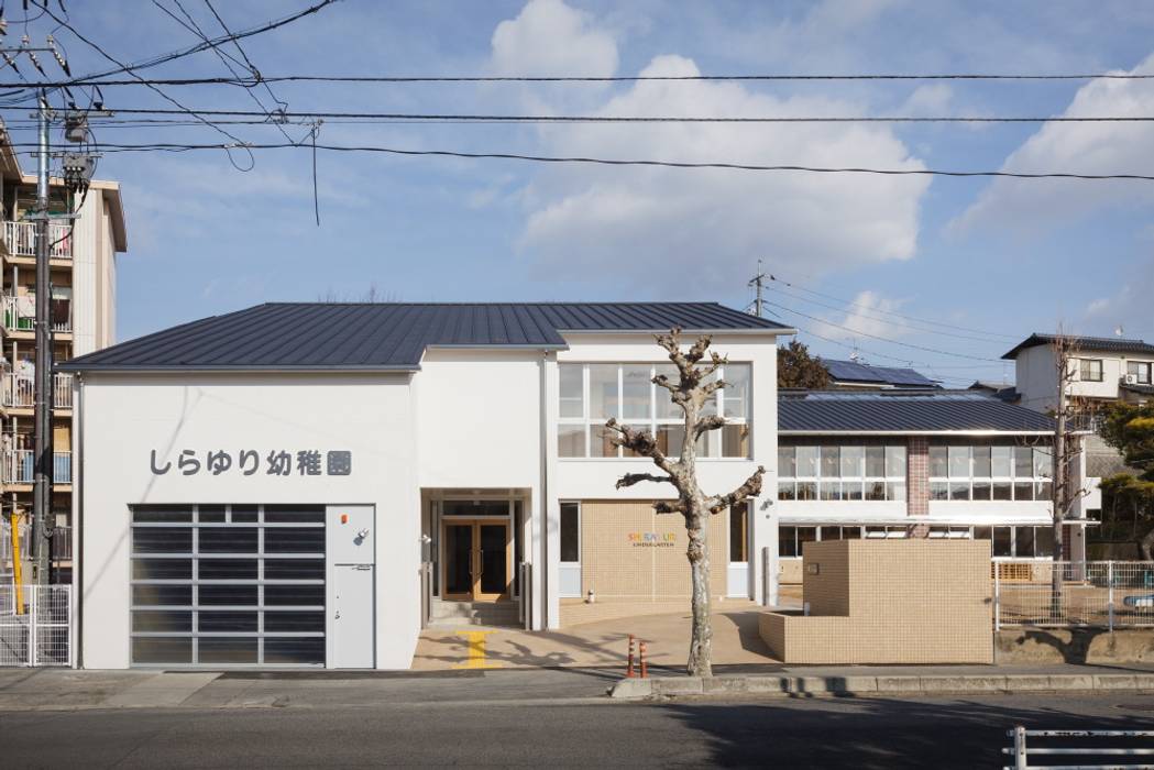 しらゆり幼稚園, FOMES design FOMES design Commercial spaces Schools