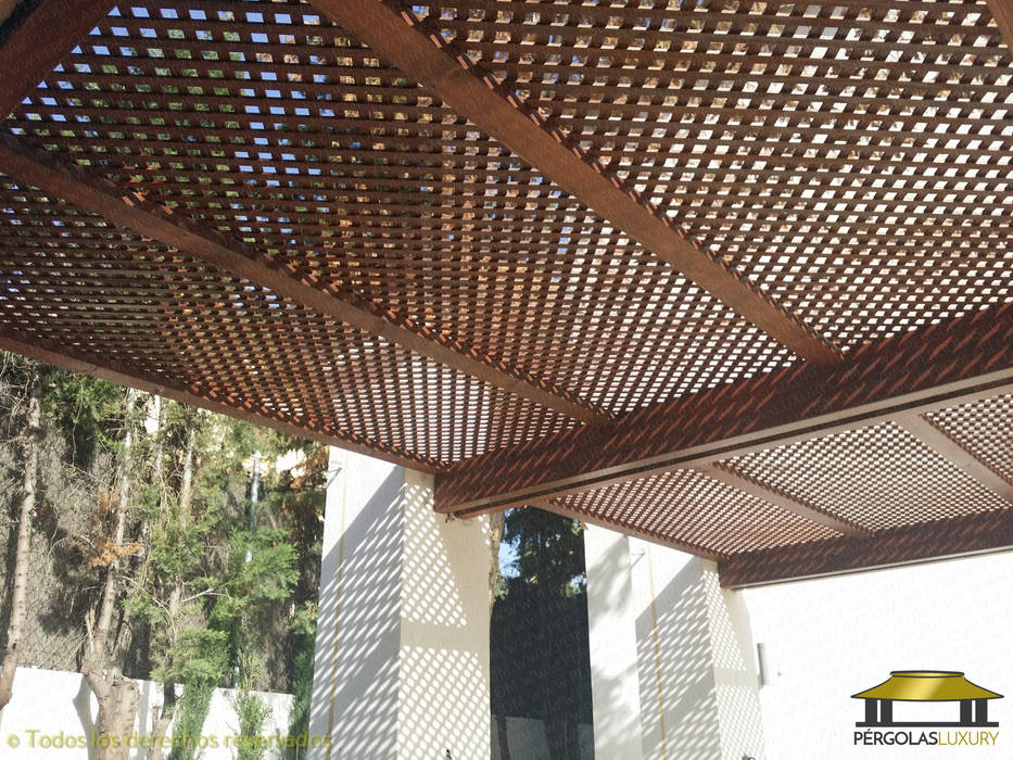 SELECCION DE TRABAJOS REALIZADOS POR PERGOLAS LUXURY 1, PERGOLAS LUXURY PERGOLAS LUXURY Tropical style garden Greenhouses & pavilions