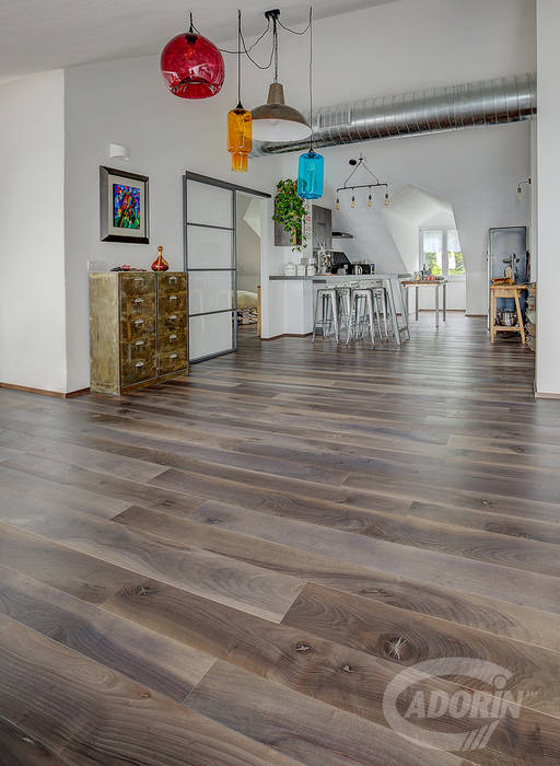 Parquet in Vecchia Noghera Corteccia spazzolata, Cadorin Group Srl - Italian craftsmanship production Wood flooring and Coverings Cadorin Group Srl - Italian craftsmanship production Wood flooring and Coverings Industrial style dining room