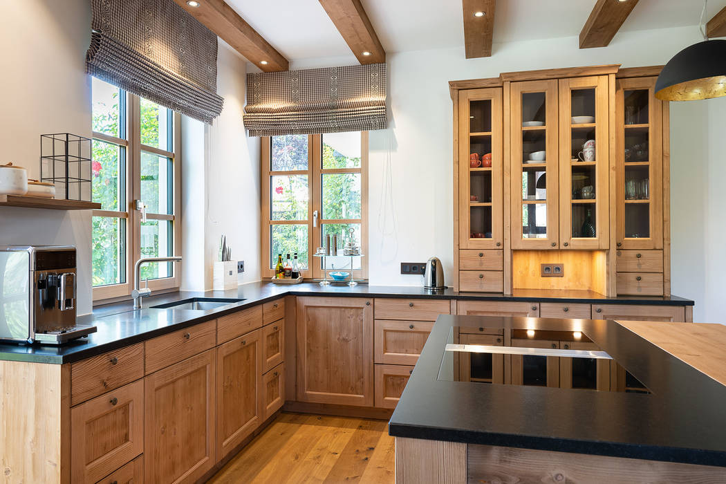 Massivholzküche, Beer GmbH Beer GmbH Kırsal Mutfak Masif Ahşap Rengarenk