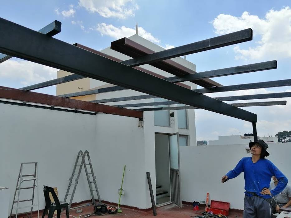 Pergola, Espacios Mas Iluminados Espacios Mas Iluminados Taras na dachu Matal