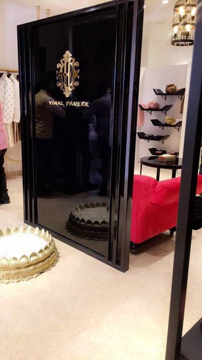 Designing Ideas for a fashion store, VIRTUS SPACES PRIVATE LIMITED VIRTUS SPACES PRIVATE LIMITED