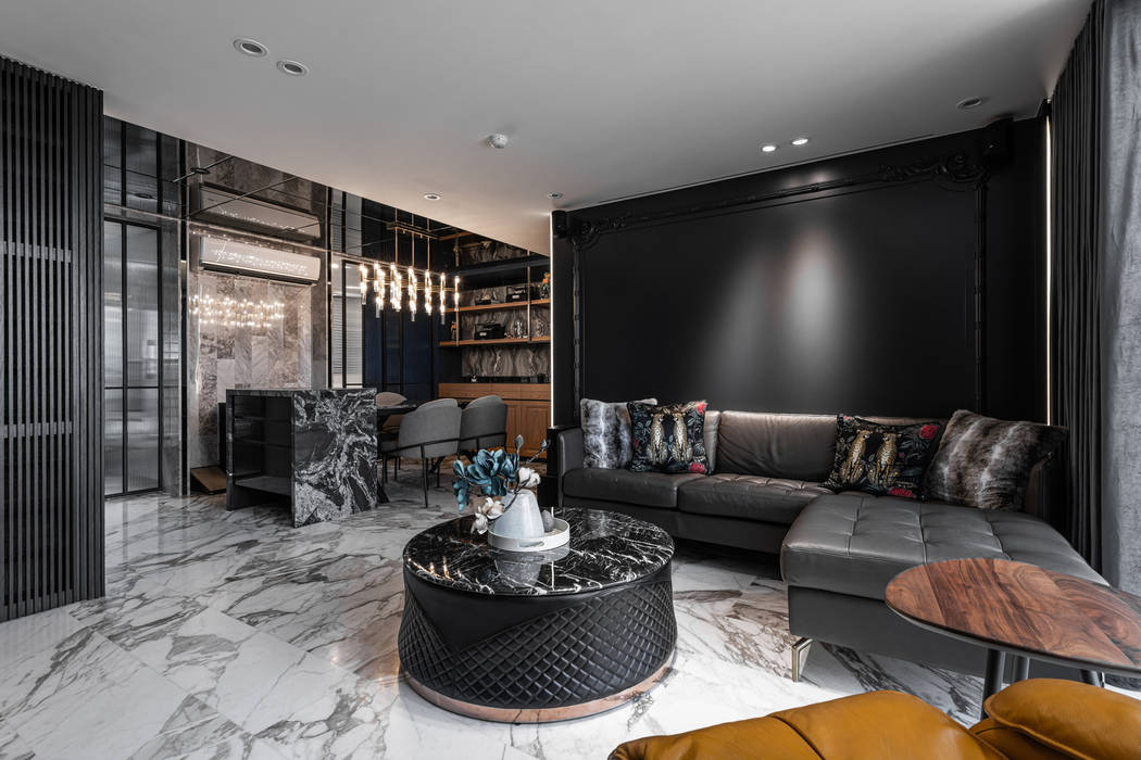 你你空間設計 モダンデザインの リビング 大理石 黒色 Homify