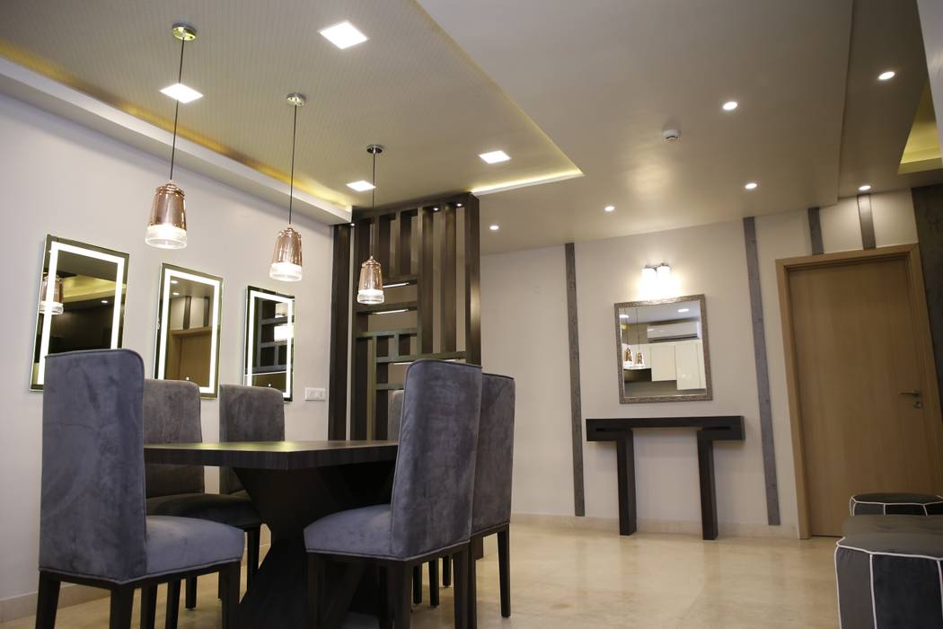 DLF Newtown Heights Kolkata - Dining and Crockery Unit with Built in Bar, Kphomes Kphomes Comedores de estilo moderno