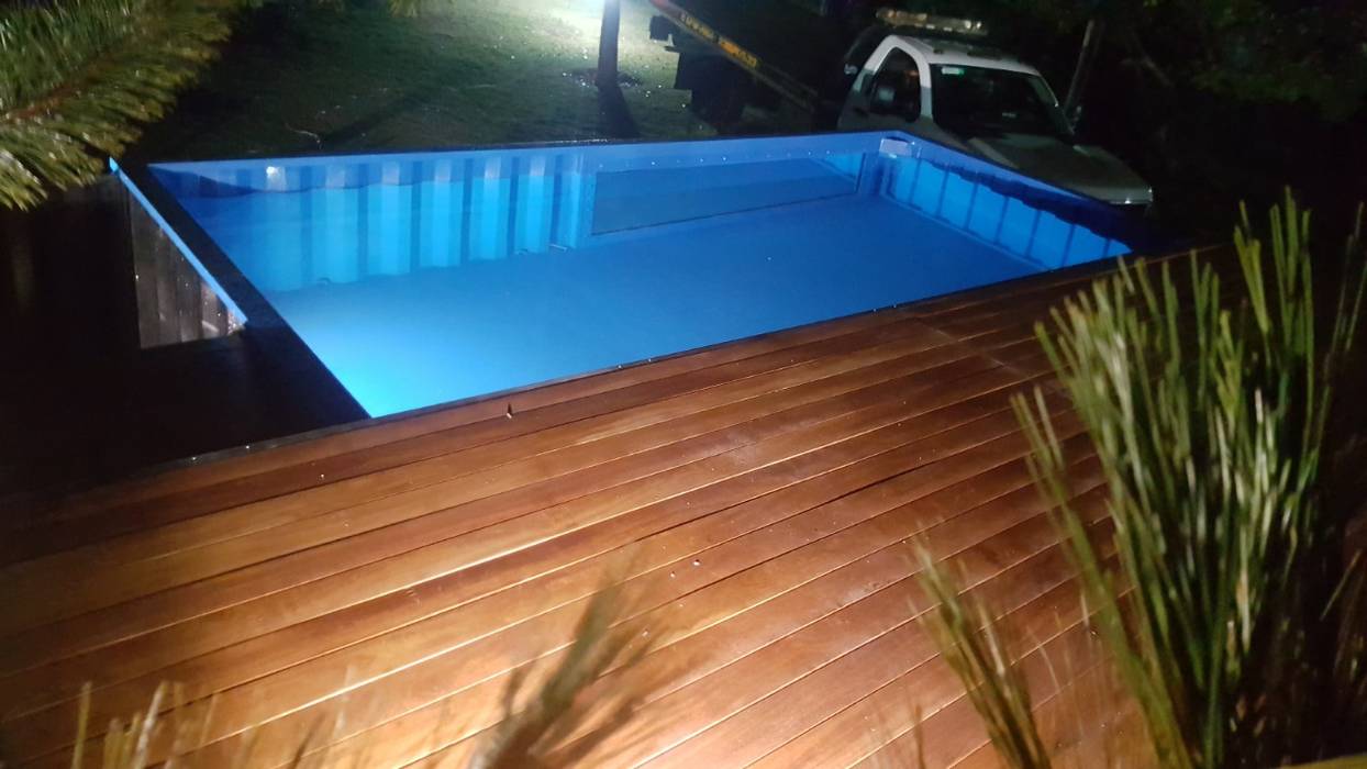 PISCINA CON TERRAZA. UnderBox Contenedores Piscinas desbordantes