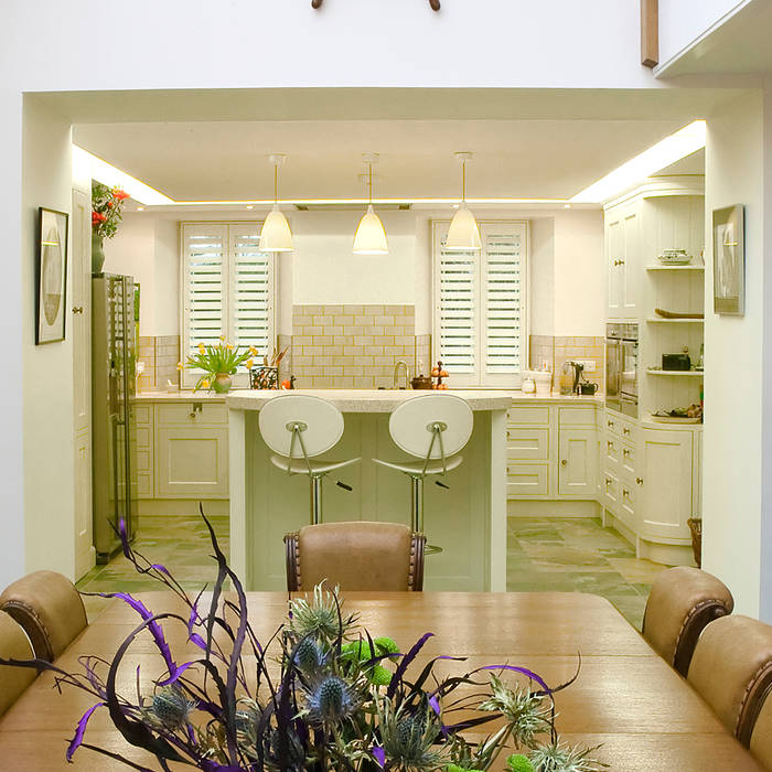 Kitchen from dining area Corylus Architects Ltd. مطبخ ذو قطع مدمجة MDF