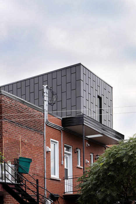 Rooftop extension | Rosemont, Zoubeir Azouz Architecture Zoubeir Azouz Architecture Casas modernas