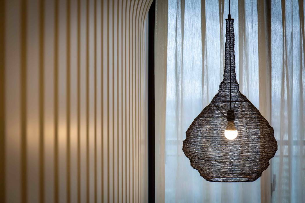 包覆牆 亚卡默设计 Akuma Design 客廳 木頭 Wood effect 包覆牆,照明
