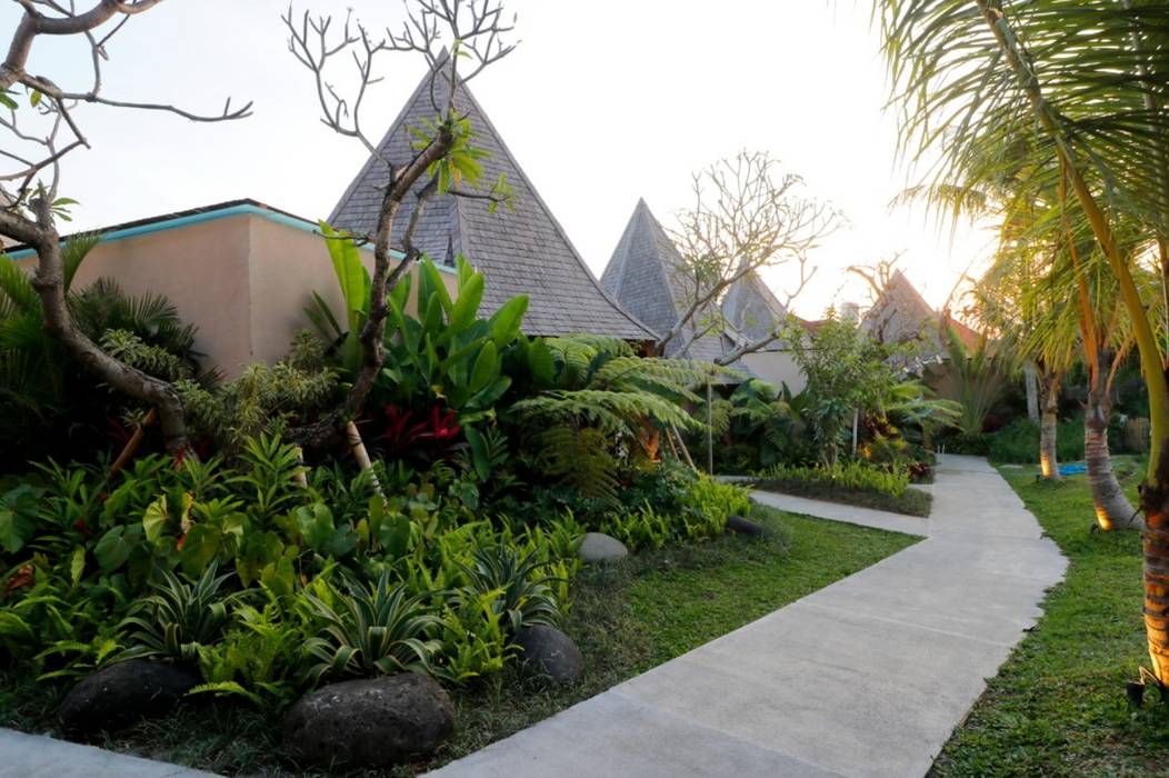 The Sender Pool Suite - Ubud, WaB - Wimba anenggata architects Bali WaB - Wimba anenggata architects Bali Espacios comerciales Concreto Hoteles