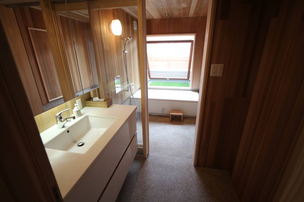 SIMPLE STYLE, 株式会社高野設計工房 株式会社高野設計工房 Scandinavian style bathroom