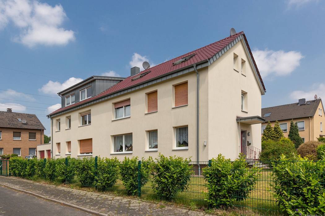 Zwei Doppelhaushälften in Castrop, CENTURY 21 Schmittmann & Kollegen CENTURY 21 Schmittmann & Kollegen Casas multifamiliares