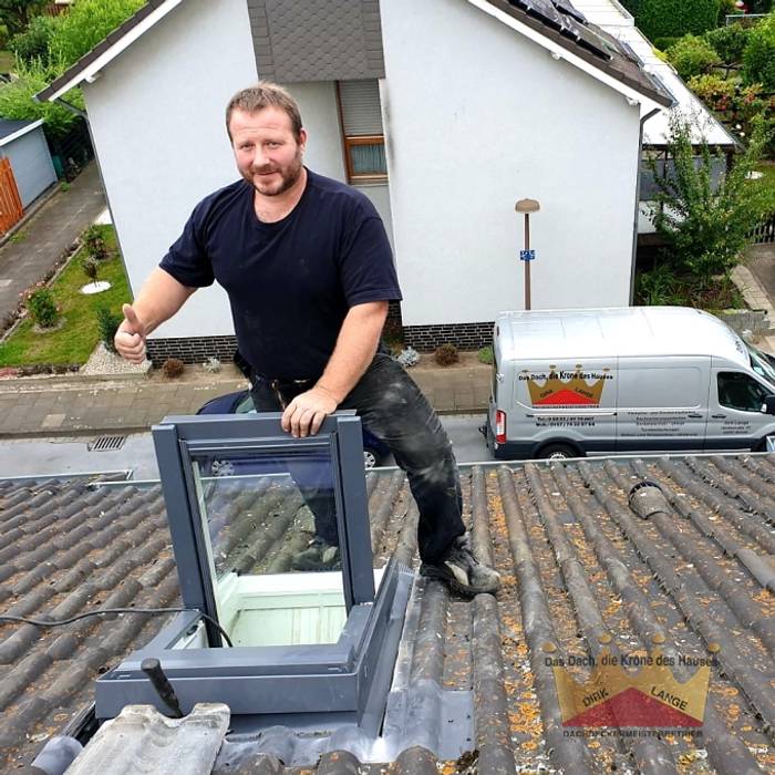 September 2019 | Dachfenster Einbau in Herford, Dachdeckermeisterbetrieb Dirk Lange Dachdeckermeisterbetrieb Dirk Lange إضاءات طبيعية من سقف