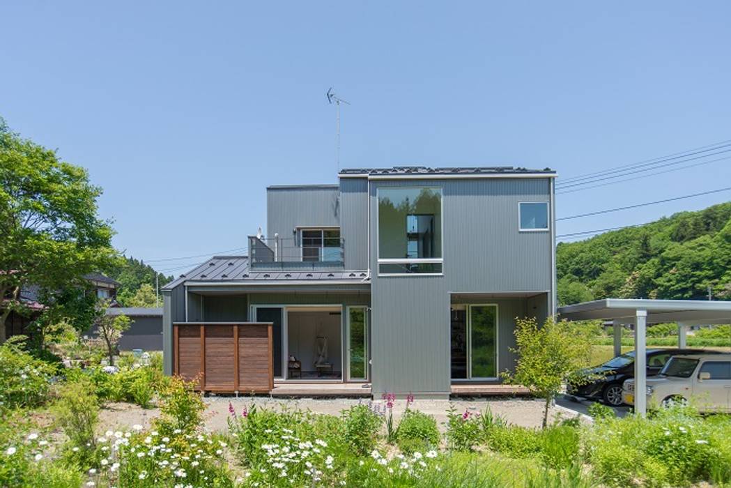 土間キッチンの家 house_in_nishiyama, タイラヤスヒロ建築設計事務所 タイラヤスヒロ建築設計事務所 منزل خشبي فلز