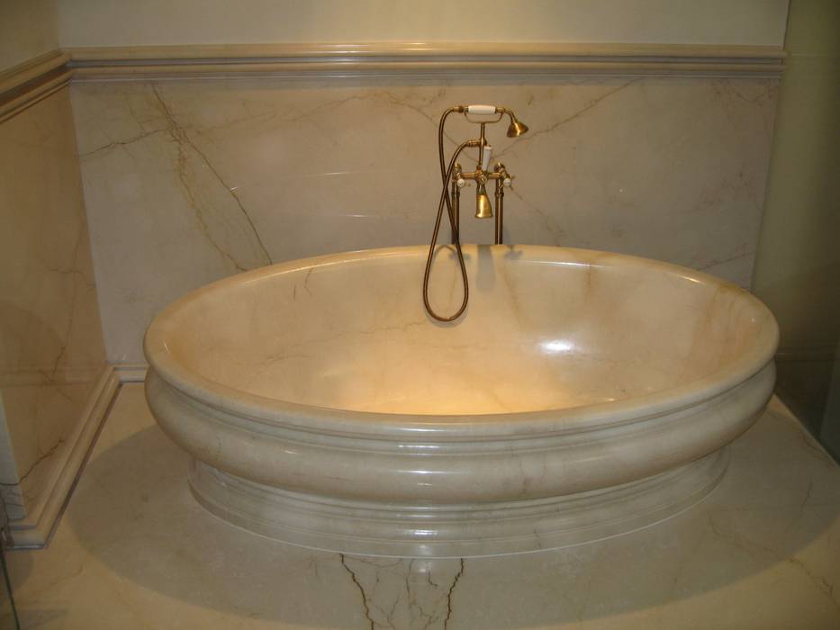 Luxury: progetti unici per una clientela esclusiva, CusenzaMarmi CusenzaMarmi Salle de bain moderne Baignoires & douches