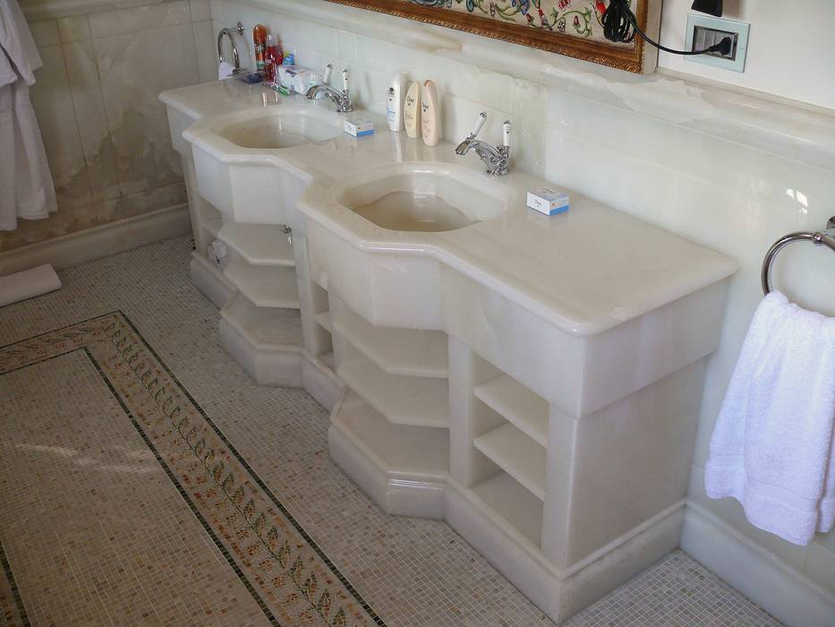 Luxury: progetti unici per una clientela esclusiva, CusenzaMarmi CusenzaMarmi Salle de bain classique