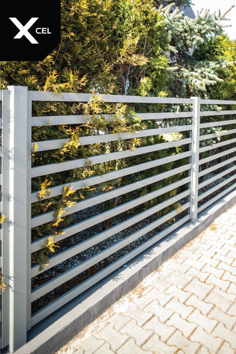 Szare ogrodzenie aluminiowe XCEL Fence Podwórko furtka, skrzynka na listy, ogrodzenie, płot, domofon, przelotowa skrzynka, nowoczesne ogrodzenie