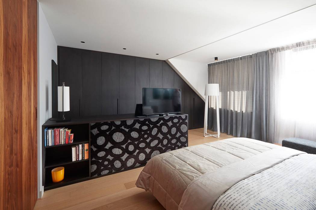 Grote moderne slaapkamer, De Suite De Suite Dormitorios de estilo moderno Armarios y cómodas