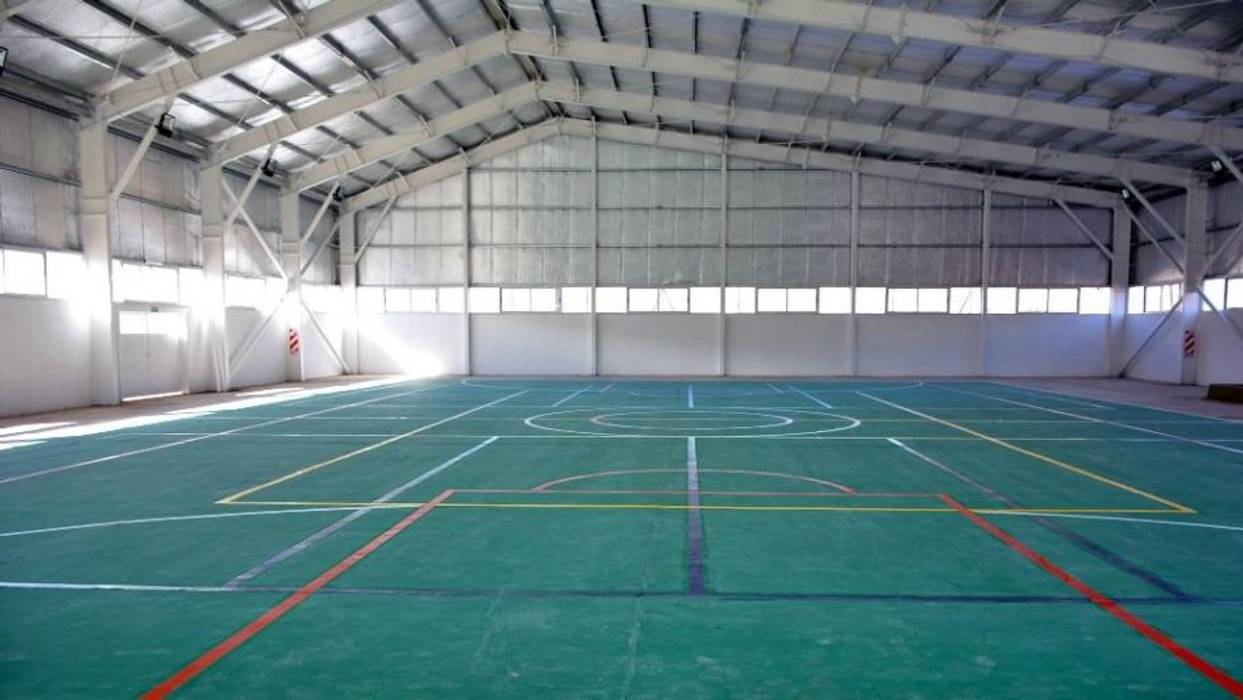 Construcción de Canchas Deportivas con Paneles Solares, Global IP Global IP Ruang Olahraga Klasik