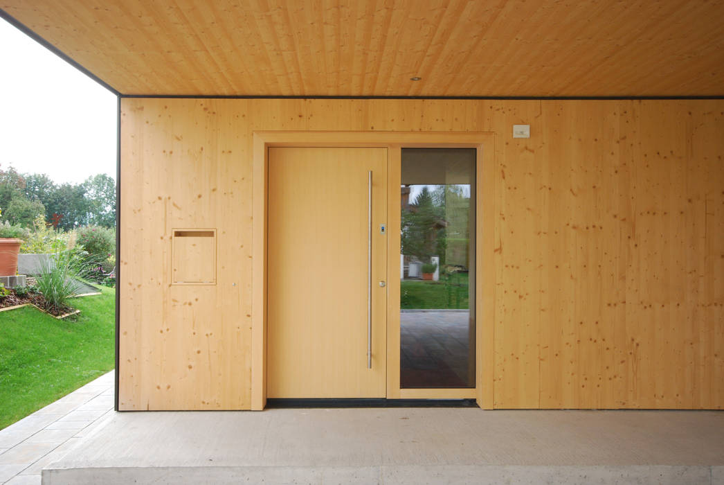 Haus L, schroetter-lenzi Architekten schroetter-lenzi Architekten أبواب خشبية خشب Wood effect