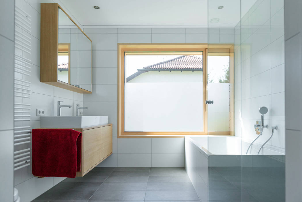Haus L, schroetter-lenzi Architekten schroetter-lenzi Architekten Modern Bathroom