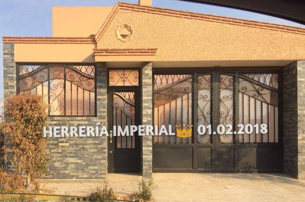 Portones Coloniales., Herreria y Aluminio Imperial Herreria y Aluminio Imperial Garage Doors آئرن / اسٹیل