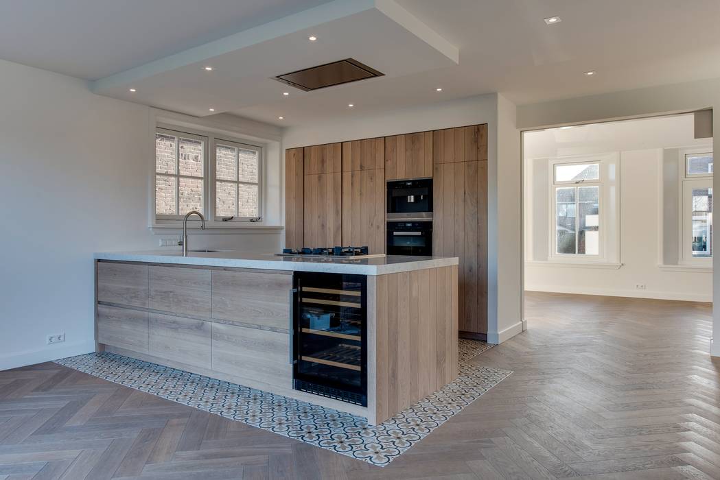 Verbouw woning | Schagen, Jongens DE WIT Jongens DE WIT Built-in kitchens Wood Wood effect