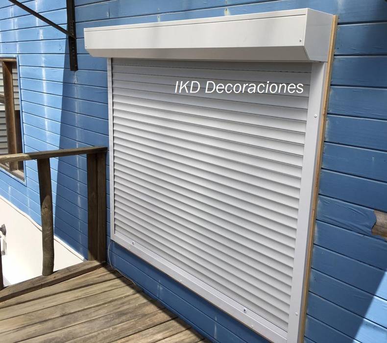 Persianas Exteriores, IKD Decoraciones IKD Decoraciones Minimalist balcony, veranda & terrace Aluminium/Zinc Accessories & decoration