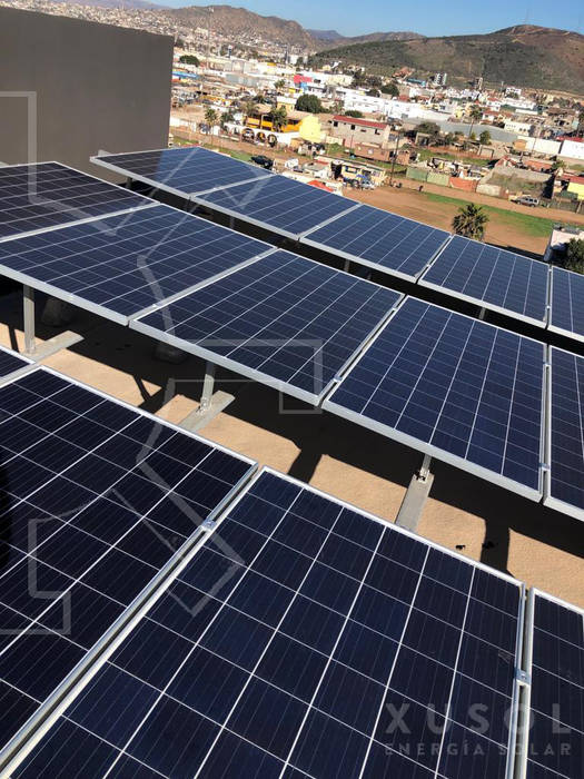 Instalación de Sistema Fotovoltaico en Hotel Marea Vista Ensenada , XUSOL Energía Solar XUSOL Energía Solar หลังคา