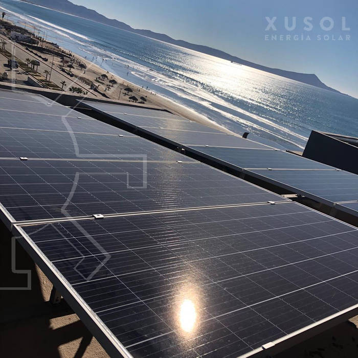 Instalación de Sistema Fotovoltaico en Hotel Marea Vista Ensenada , XUSOL Energía Solar XUSOL Energía Solar หลังคา