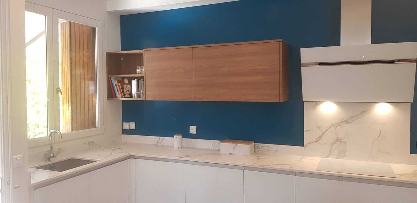 Cuisine Bleue Martin Olivia Petites cuisines Bois Effet bois cuisine, bois, dekton, marbre, bleu