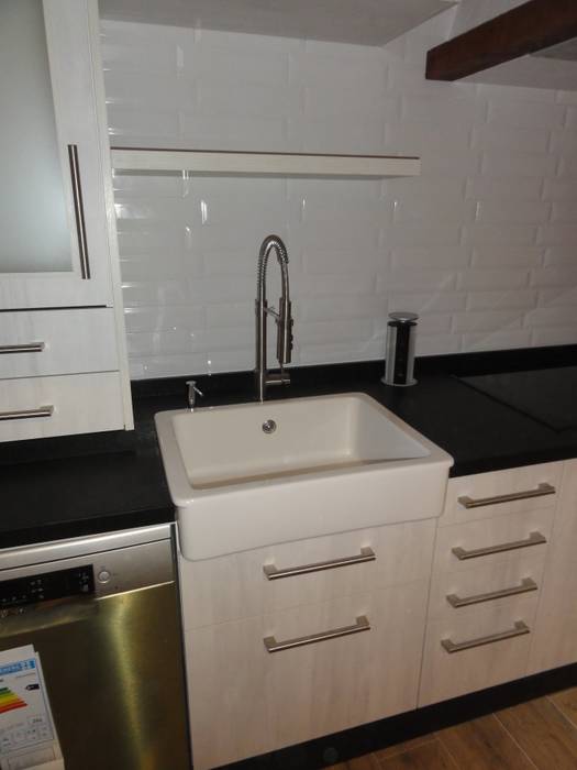 Una vez mas hemos encontrado las soluciones, SQ-Decoración SQ-Decoración Modern kitchen Sinks & taps