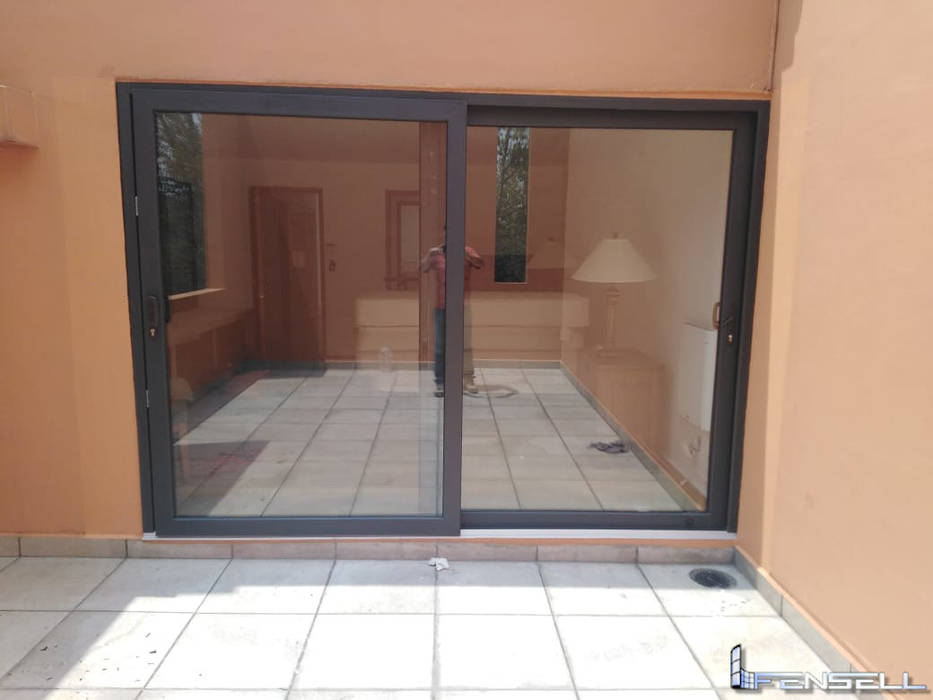 Proyecto Bosque Real, FENSELL FENSELL Modern style doors Plastic Doors