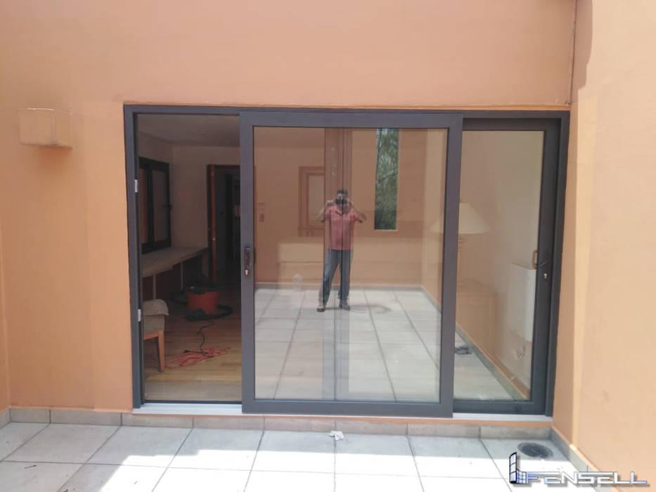 Proyecto Bosque Real, FENSELL FENSELL Modern style doors Plastic Doors